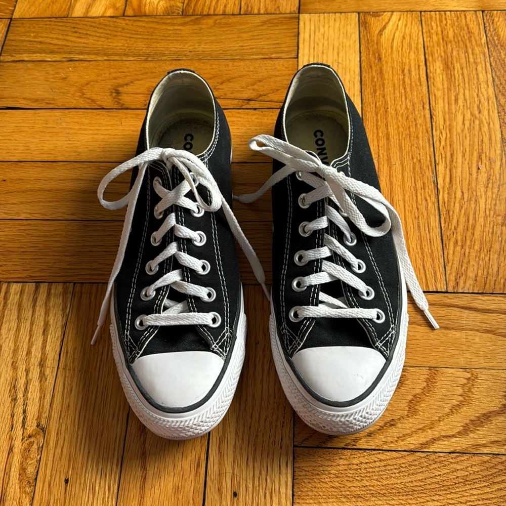 Chuck Taylor All Star low top sneaker, black, super clean, barely worn, size 8.5